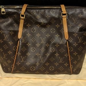 Authentic Totally MM Louis Vuitton Tote